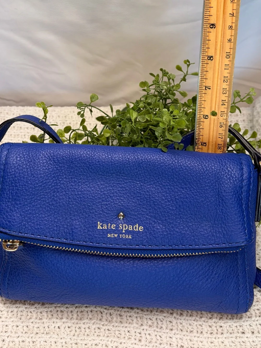 kate spade cobalt blue pebbled leather crossbody bag
